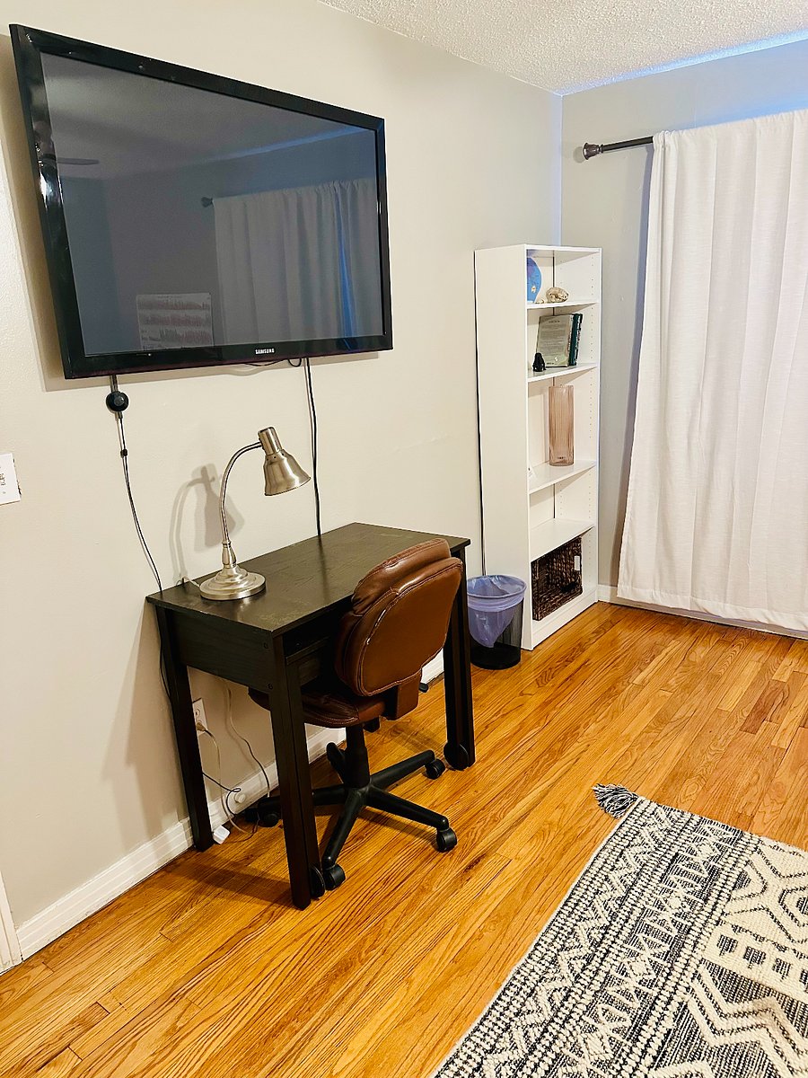 Bedroom 2 Desk