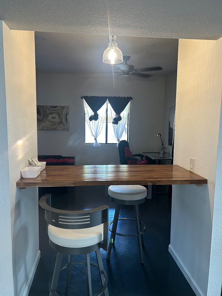Breakfast bar