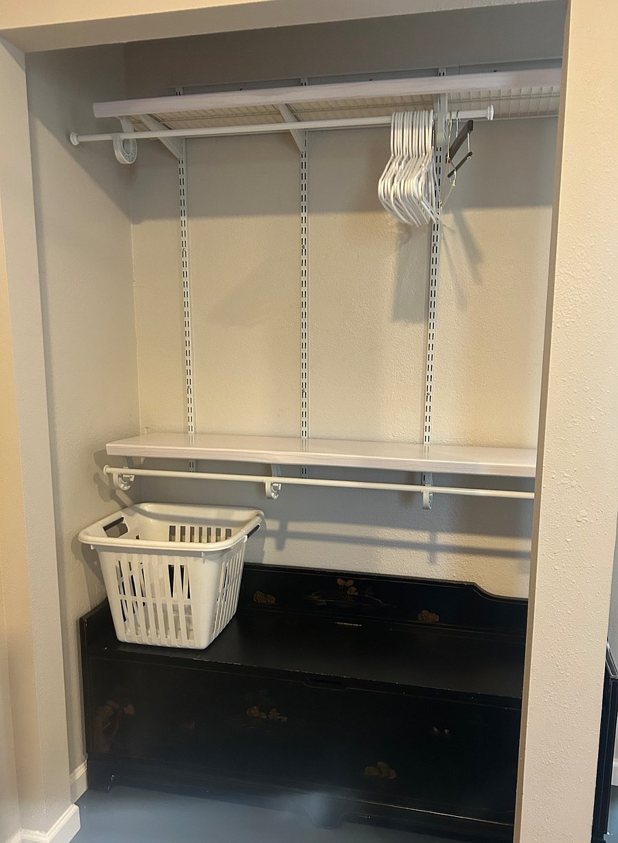 Primary bdrm closet