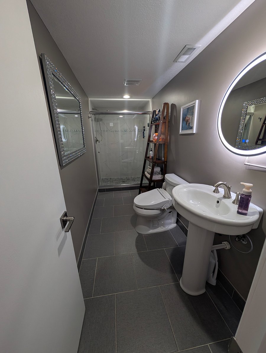 Renter bathroom