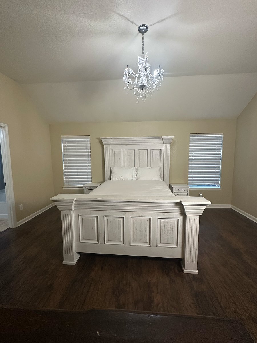 Bedroom #1 - Master Bedroom - Queen bed