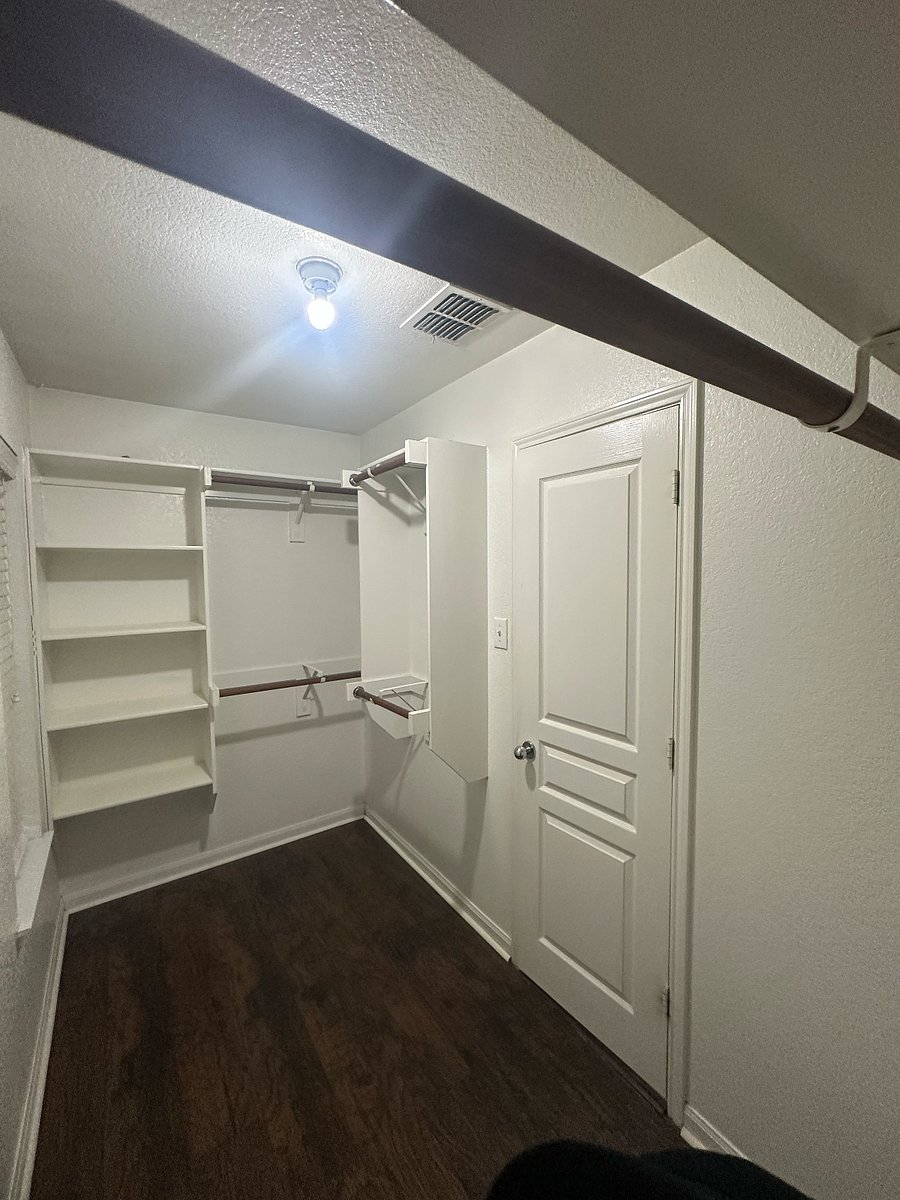Bedroom #1 - Master Bedroom - Walk-in closet #2