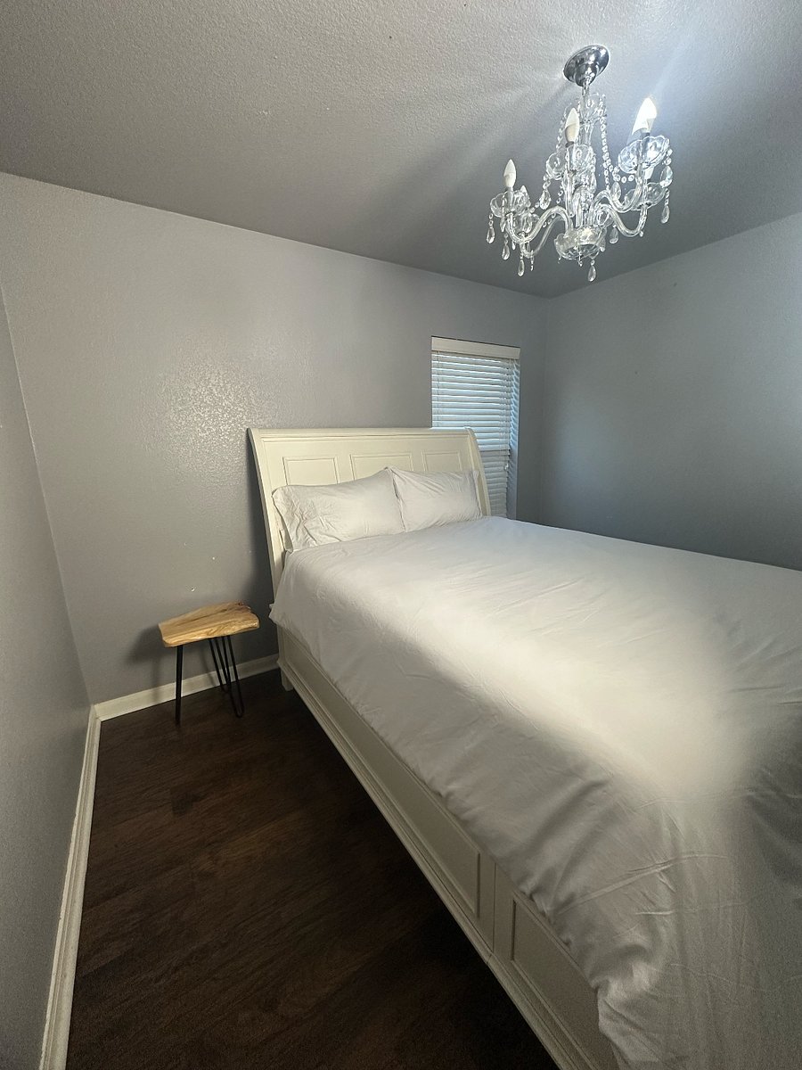 Bedroom #2 - Queen bed
