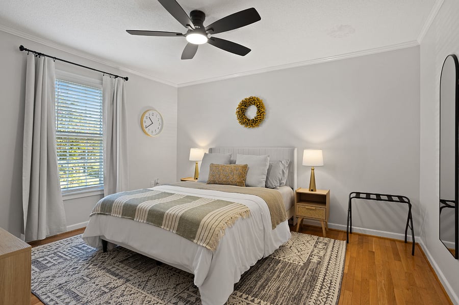 Queen Bedroom with 1 Queen Bed