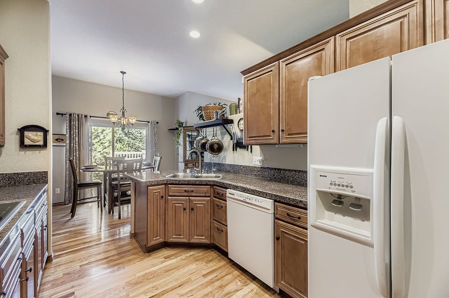 Well equipped kitchen