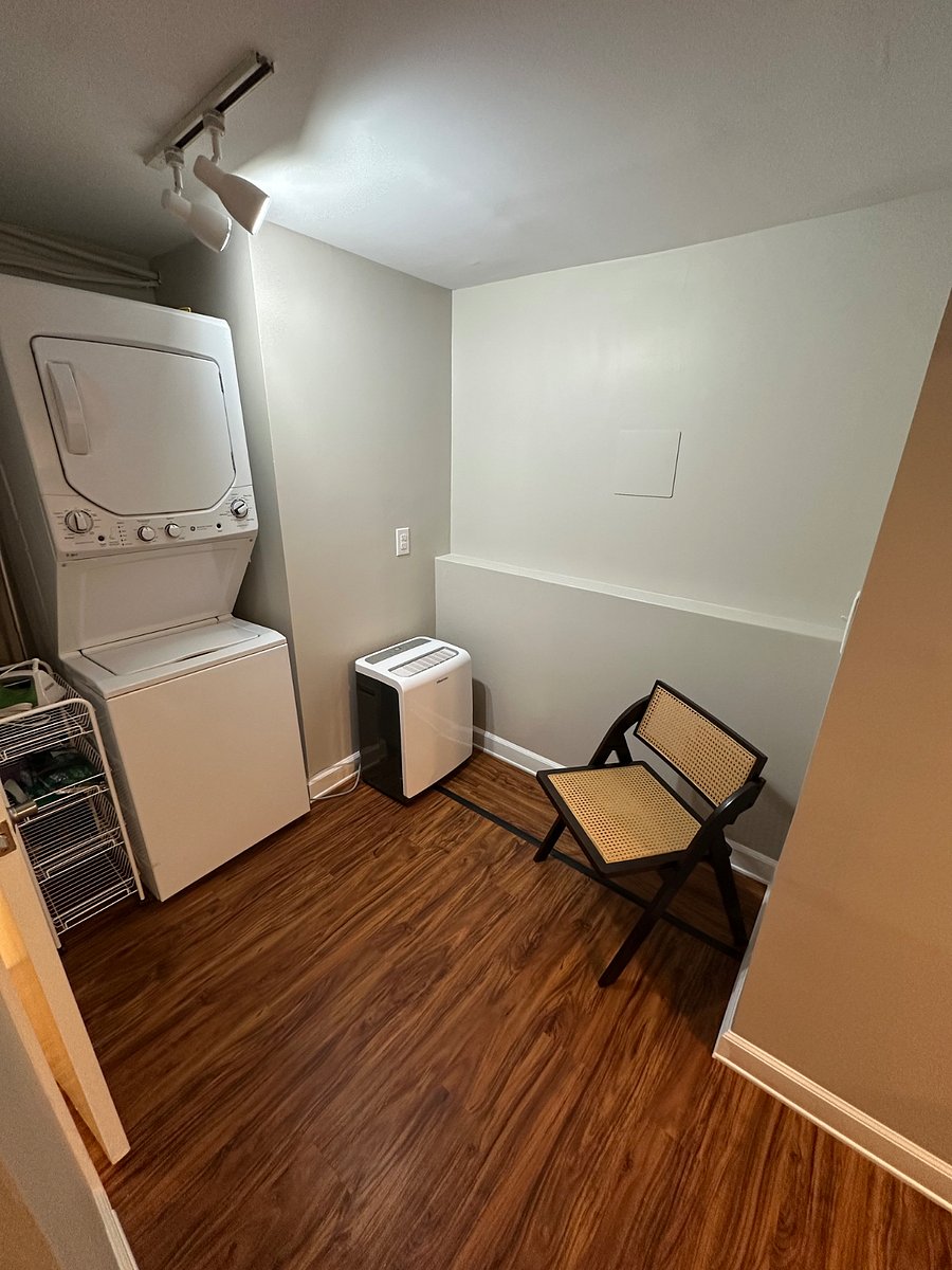 In-unit washer/dryer