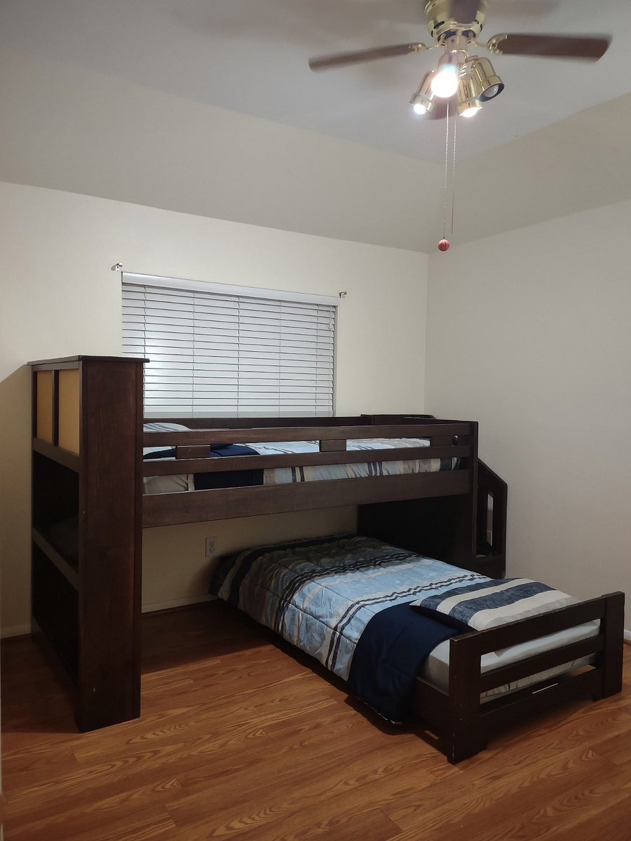 Secondary Bedroom with double bunkbeds