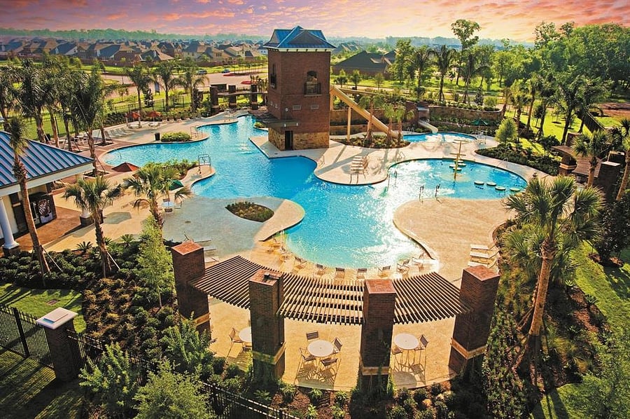 Sienna is a beautiful master-planned community with an abundance of amenities to enjoy individually or with a family