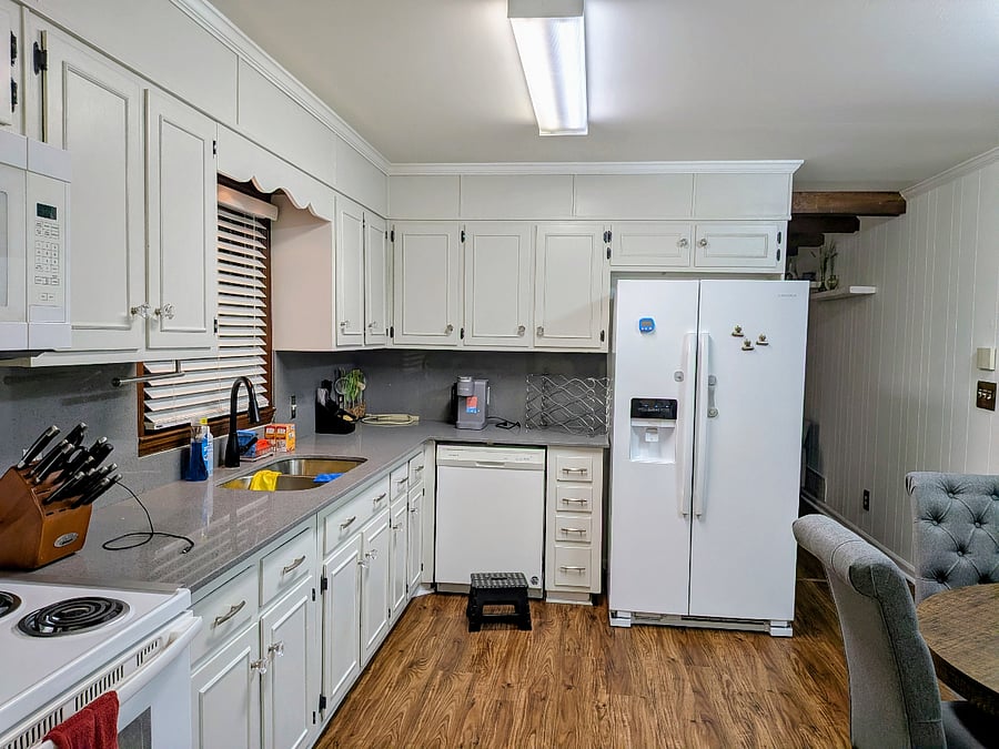 Eat-in Kitchen