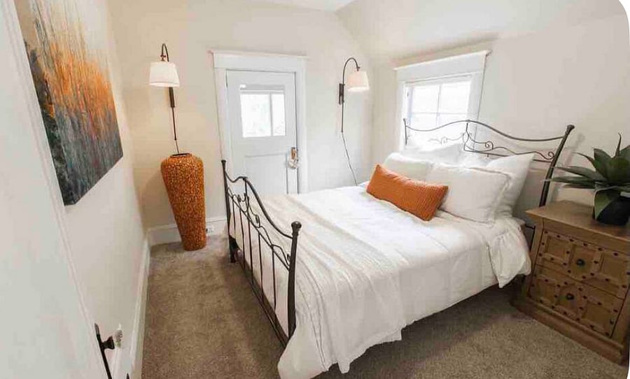 Guest bedroom 1