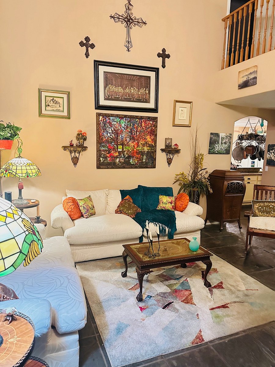 Livingroom from entrance