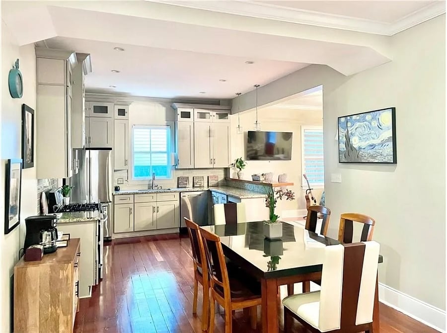 Kitchen/Dining Room Area