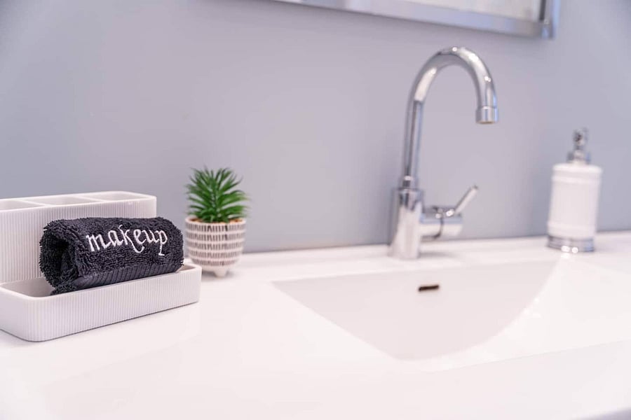 Upper level bathroom