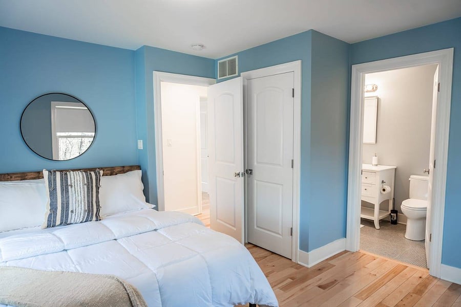 Upper level bedroom with queen bed