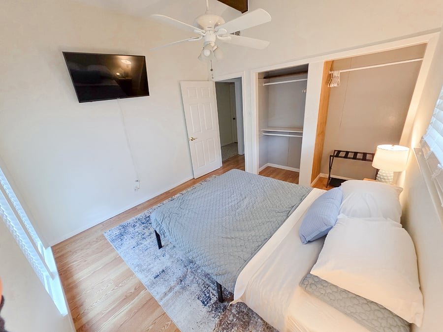 Second bedroom Queen