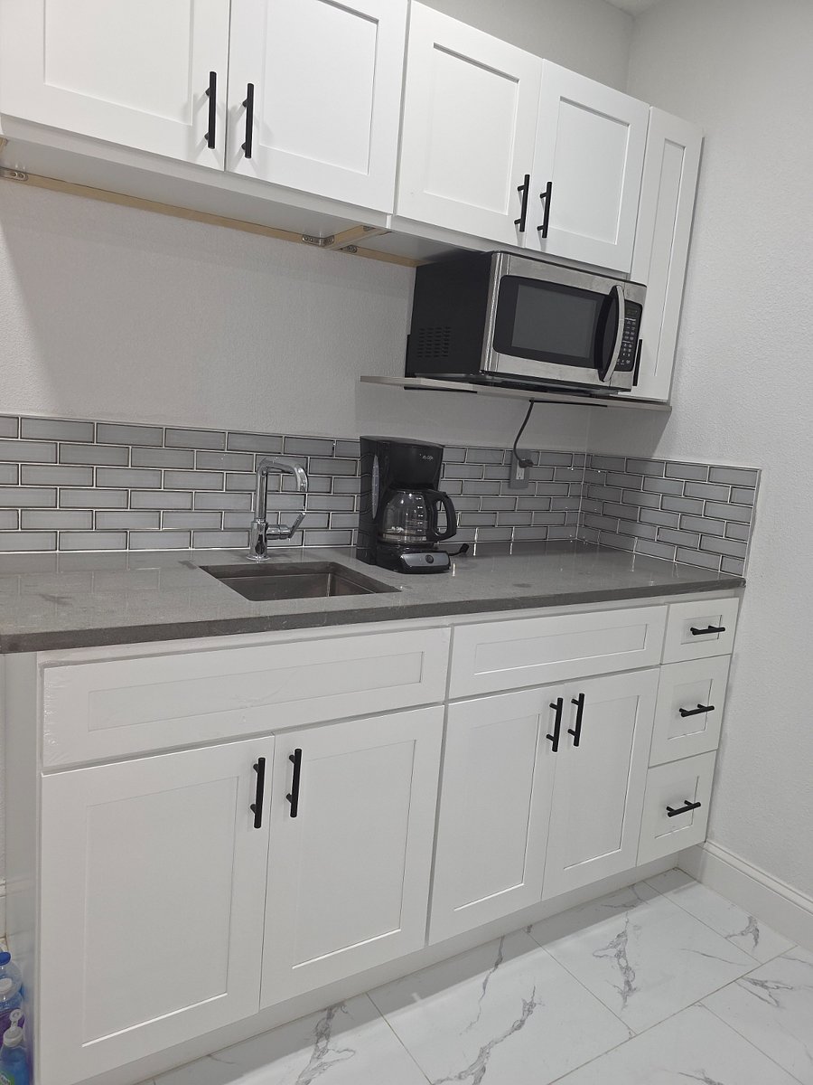 Kitchenette 