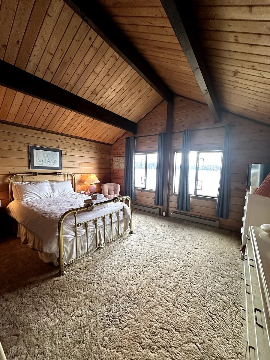 Upstairs bedroom #1. Queen bed. Facing Hood Canal.