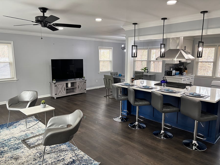 Common Area (Living Rm, Dining Rm & Kitchen) 