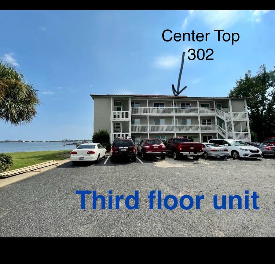 Top Center unit with Great Beautiful views!