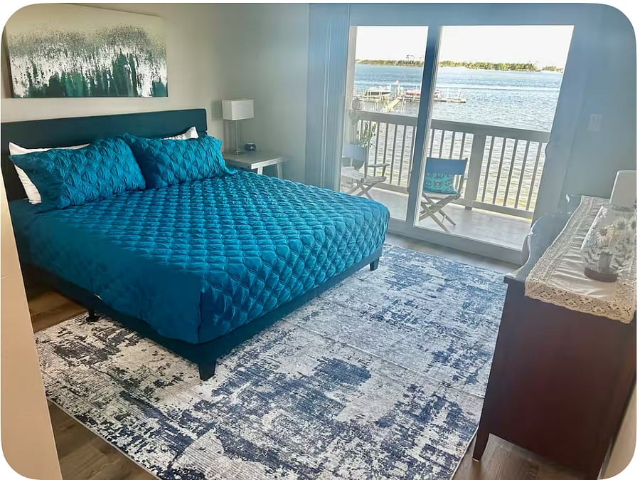Master bedroom
Has walk-in closet