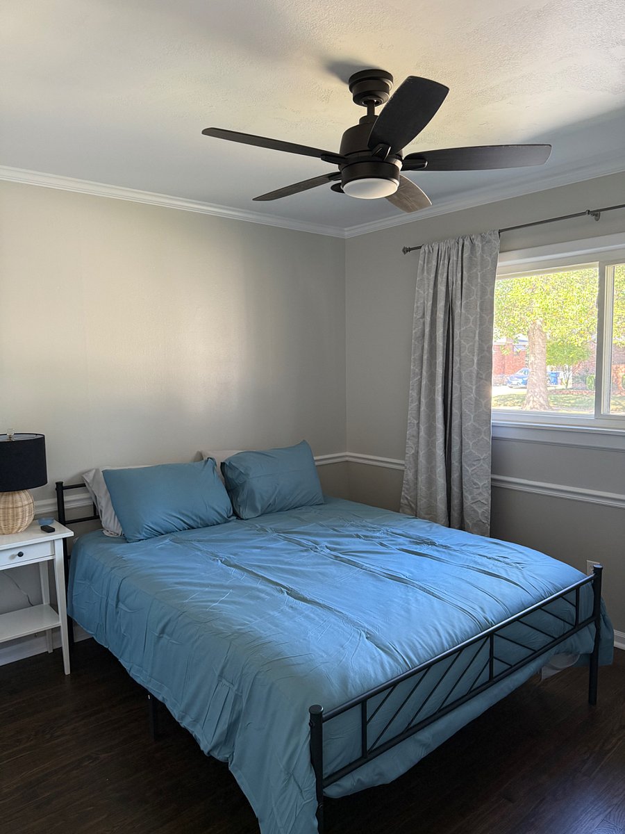 Bedroom 1 - Queen