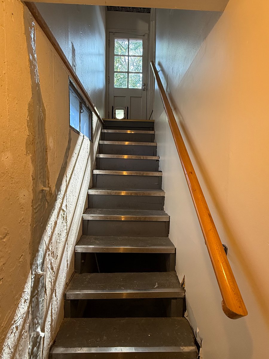 Stairs to/from Basment