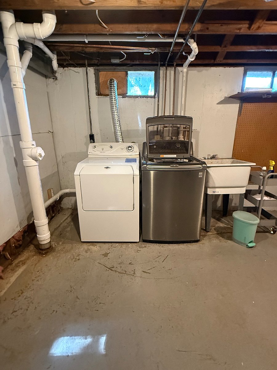 Washer/Dryer in Basement