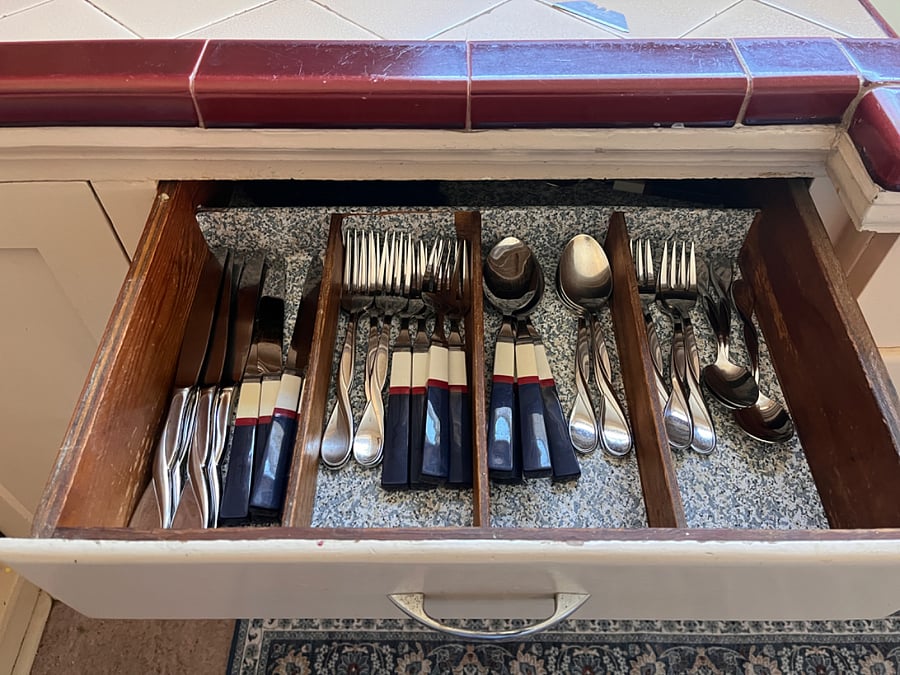 Nautica silverware and additional set