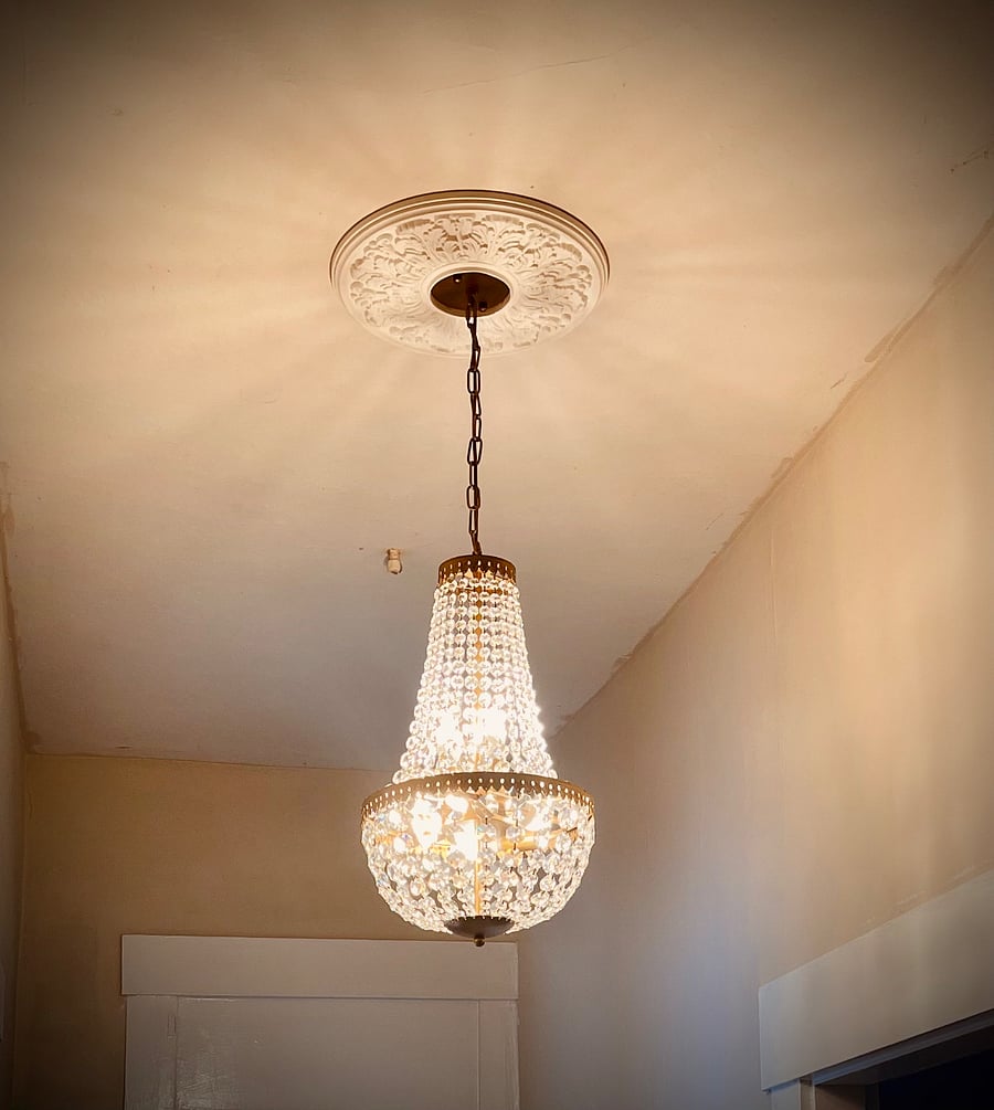 Entryway chandelier