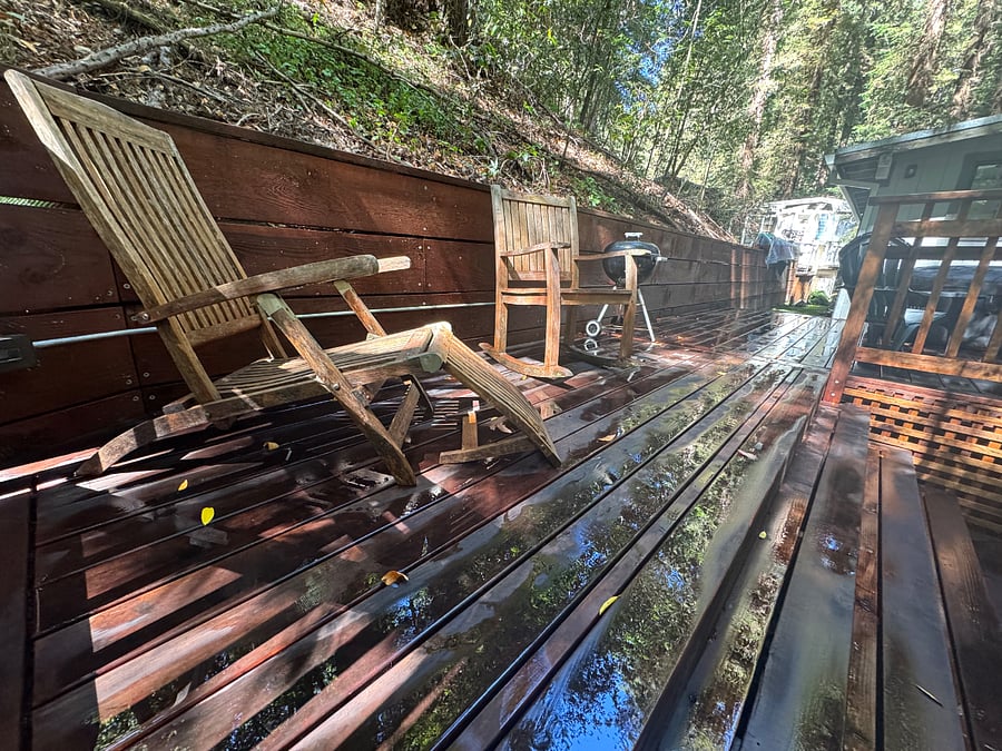 Upper rear deck