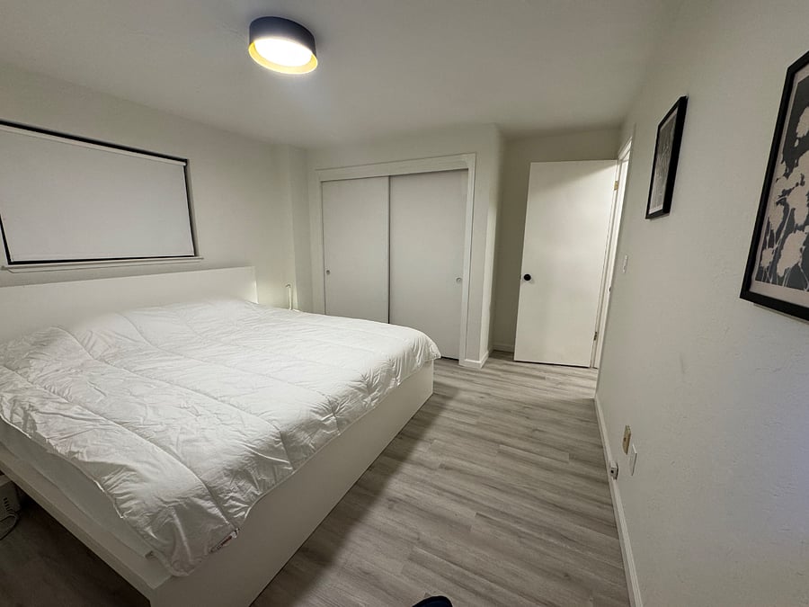 Lower main bedroom with Eastern King bed