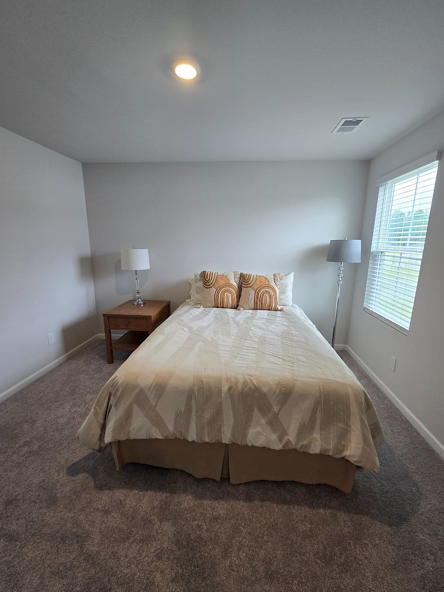 Queen sized bedroom