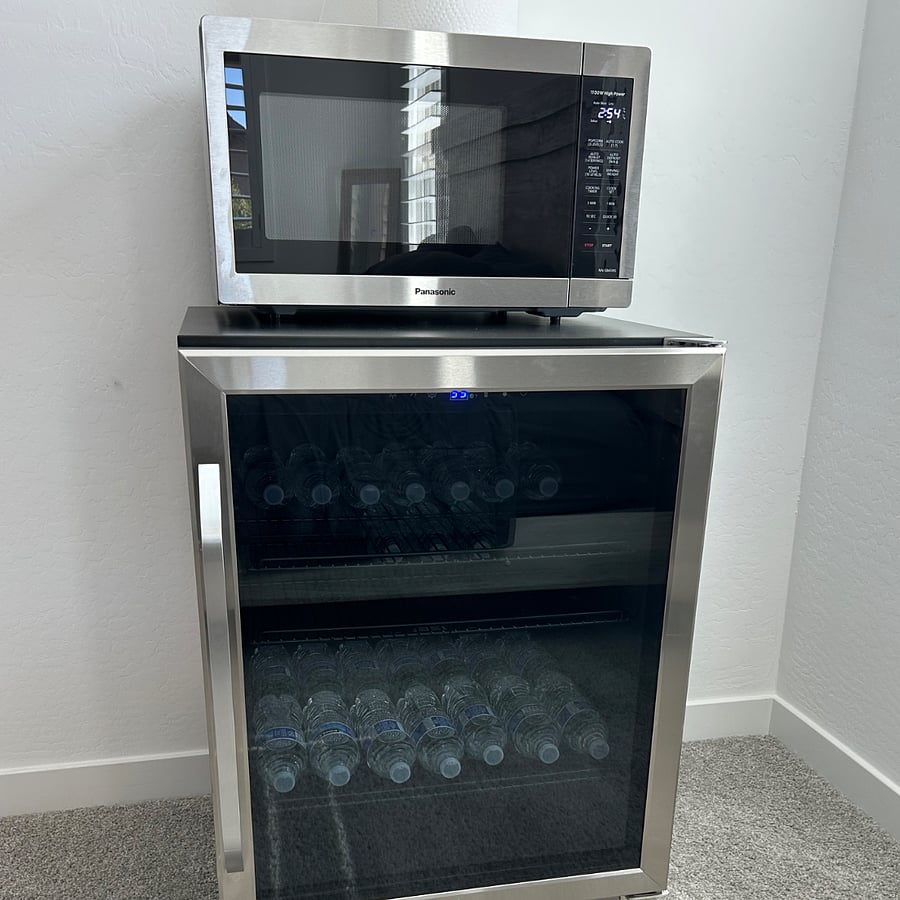 Master mini fridge microwave combo
SO CONVENIENT!! 