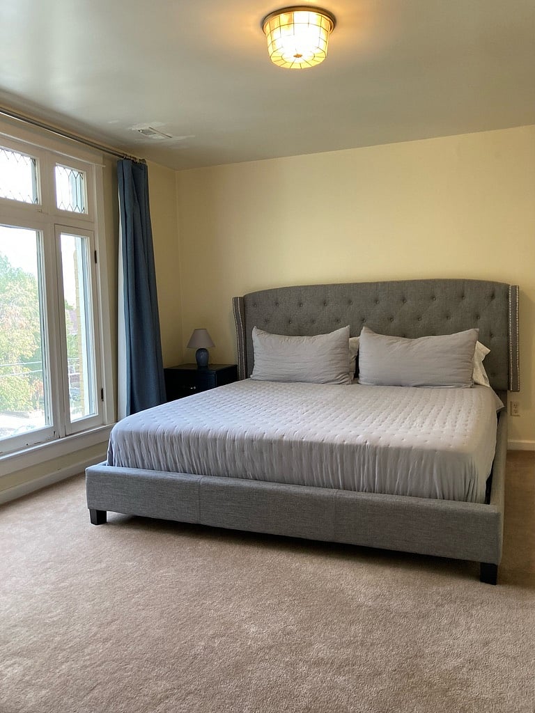 (king) bedroom