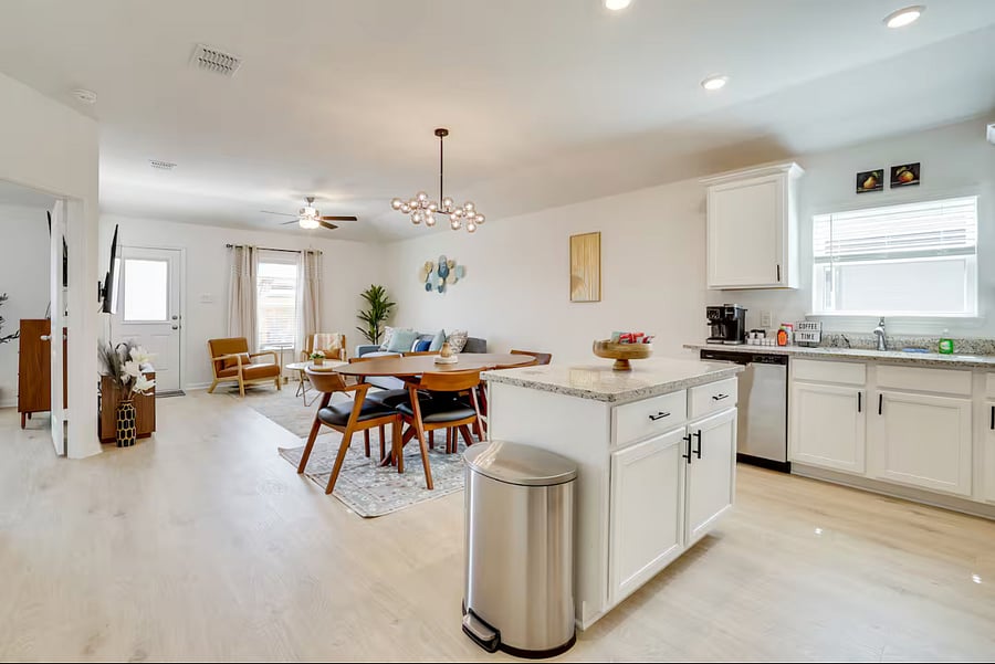 Dining, Coffee table, Smart TV