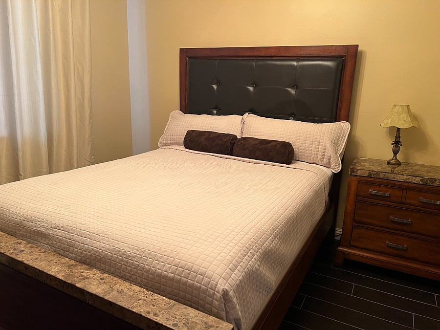 Bedroom #3 - Queen size bed