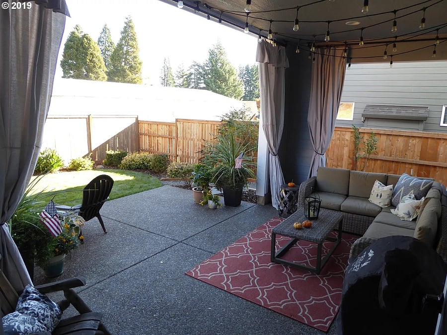 Covered Patio with BBQ/Grill
