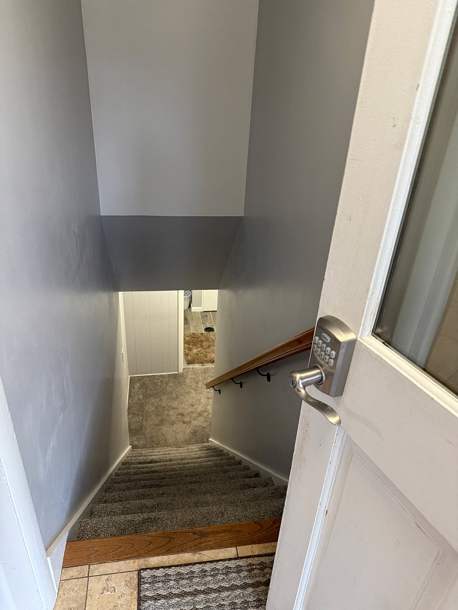 Entryway to downstairs suite