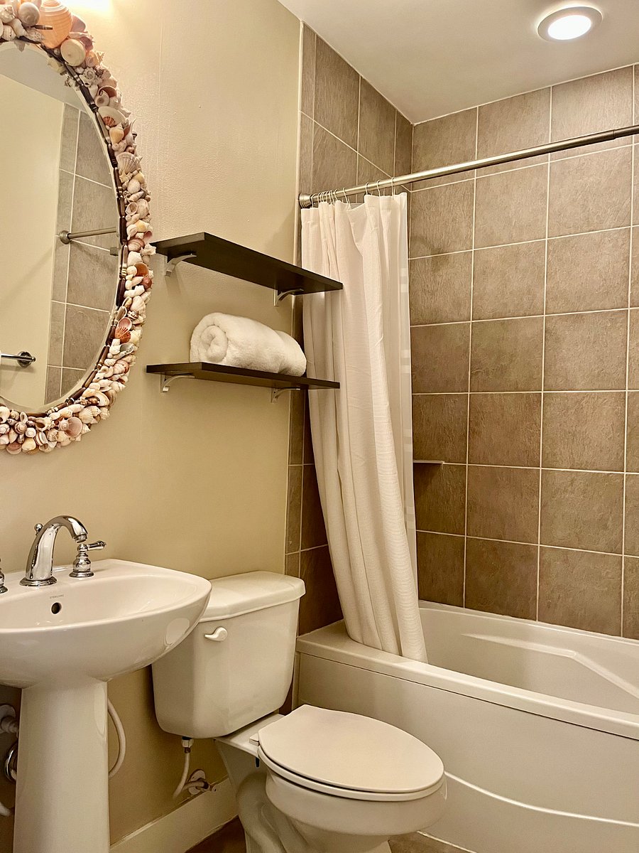 2nd bath-tub/shower combo