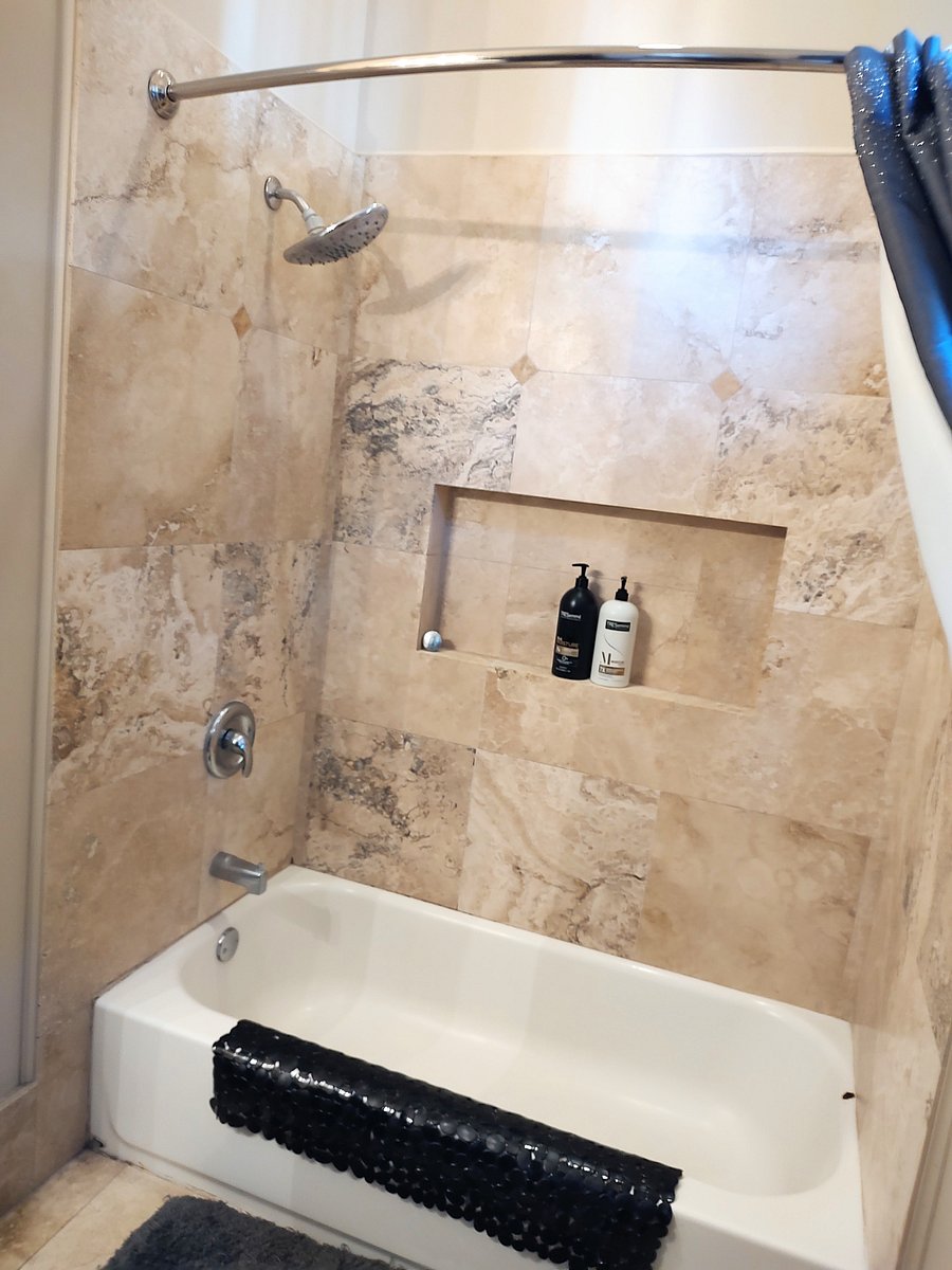 Tub / shower 