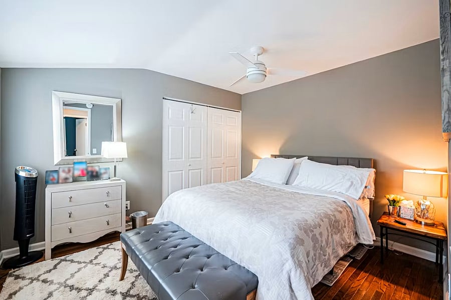 Bedroom 3 with queen bed