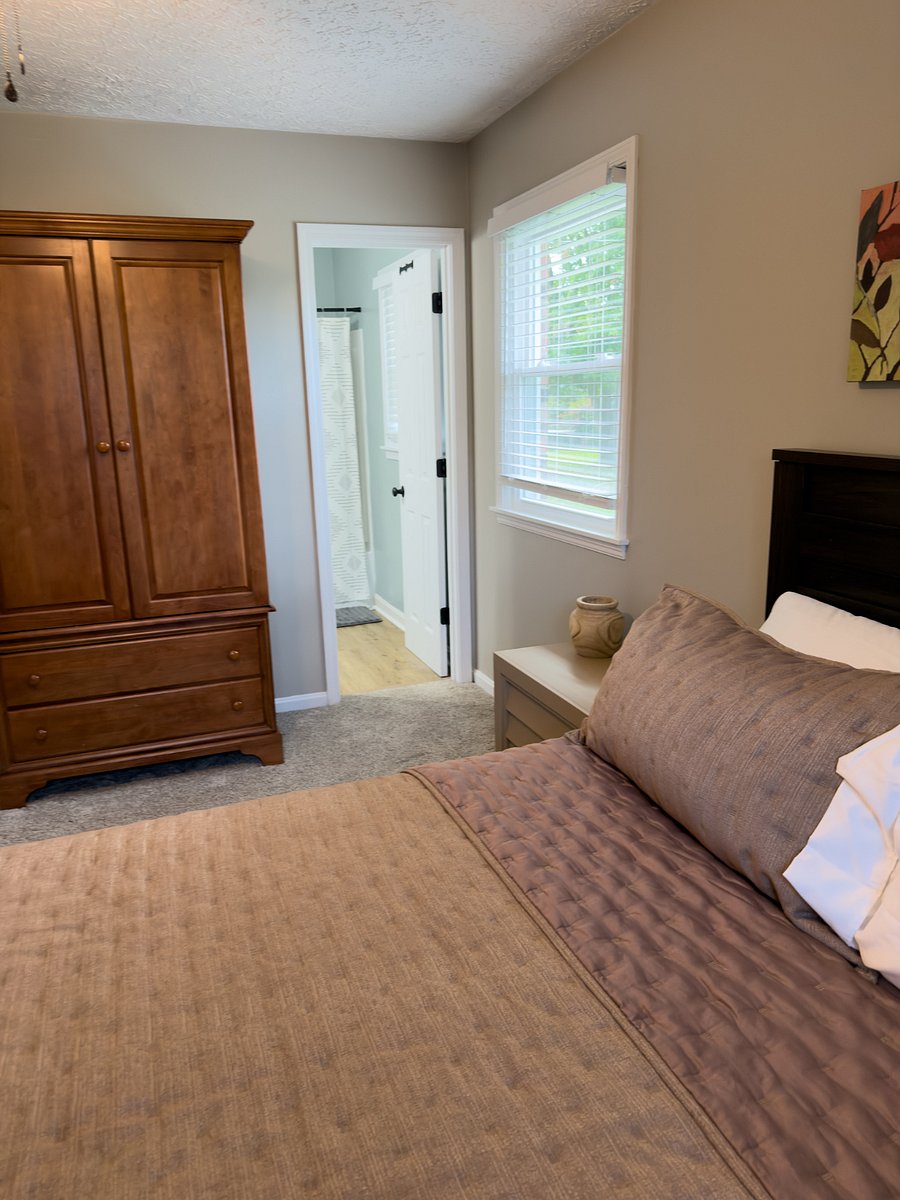 Master bedroom, all new bedding!