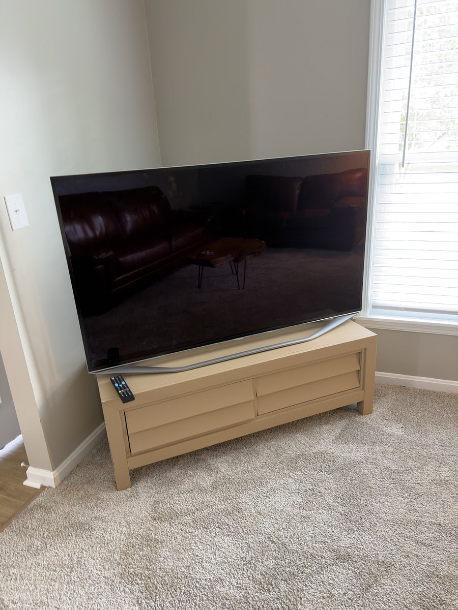 Living room
65 inch smart tv.