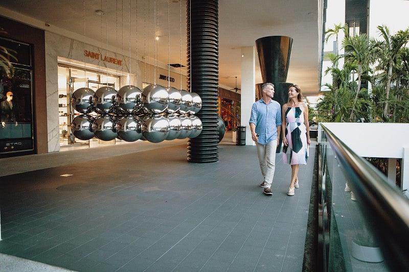 This apartment is just a short walk from the world-famous Bal Harbour Shops, offering easy access to luxury shopping, fine dining, and designer boutiques.