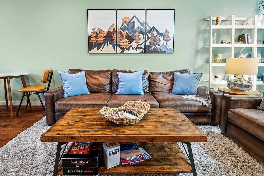 Sink into the comfy couches and enjoy the warm ambiance. 