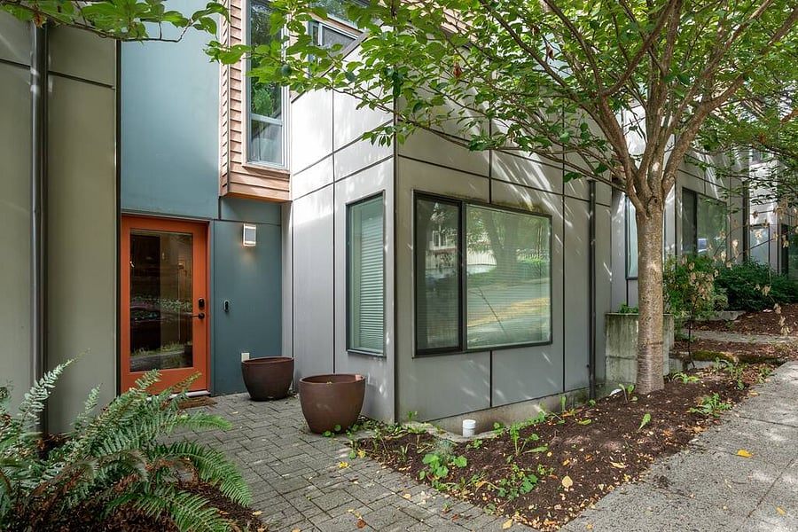A Modern & Cozy home located in a fantastic neighborhood, close to everything. 