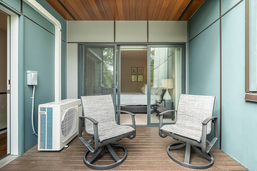 Enjoy the view and the chit-chat!