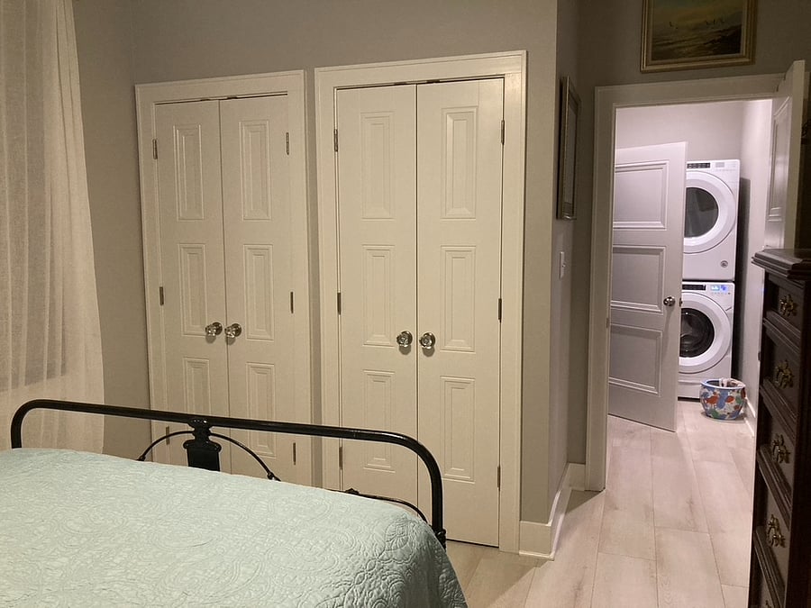 The room has a nice-sized closet!