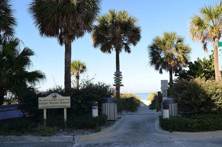 Seventh street gulf coast destination and only a 7 minute walk!!
