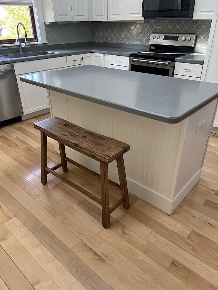 Breakfast Bar & Bench
